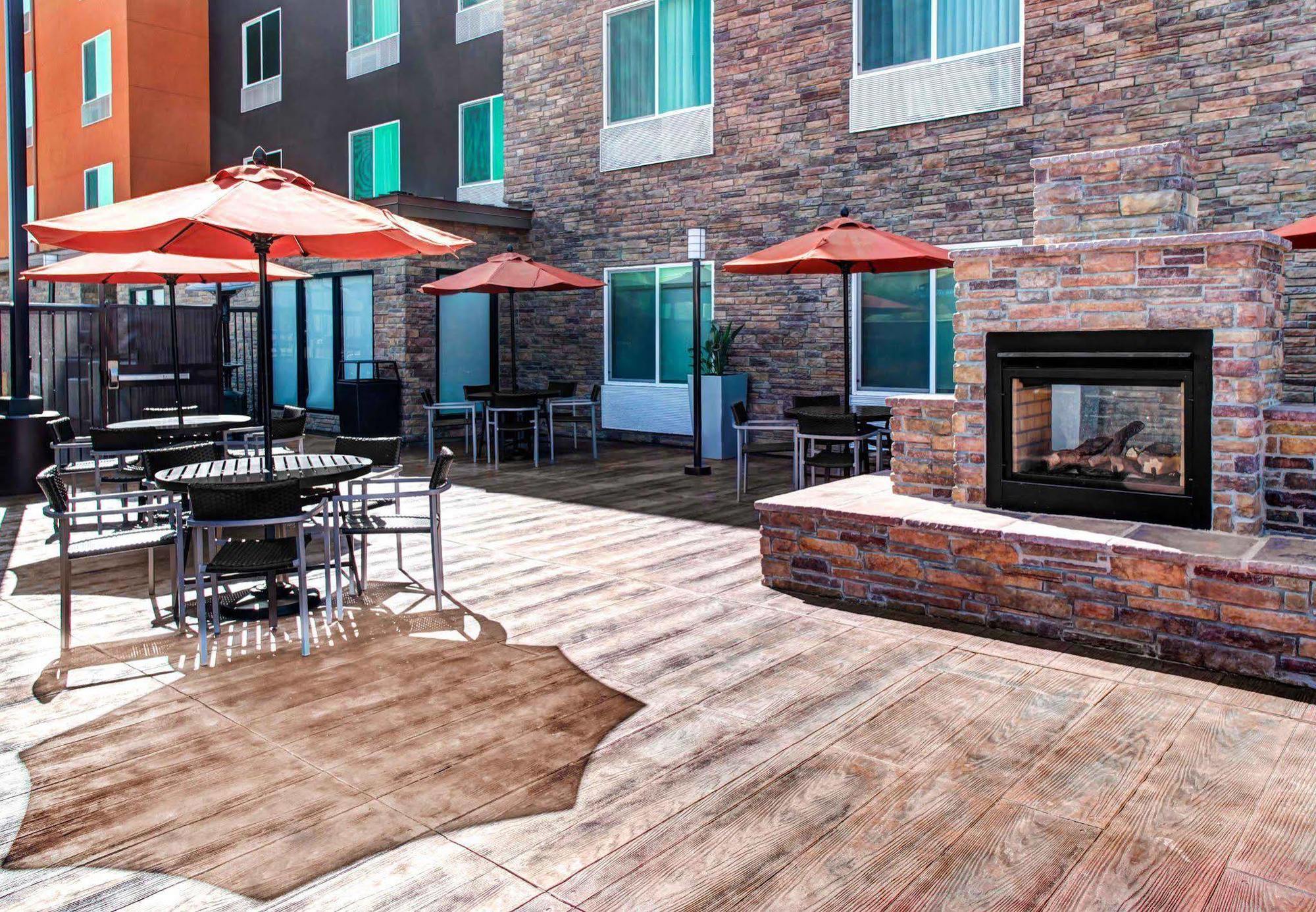 Towneplace Suites By Marriott Bakersfield West Kültér fotó